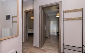 Deluxe Central 2 Bdr Apartment